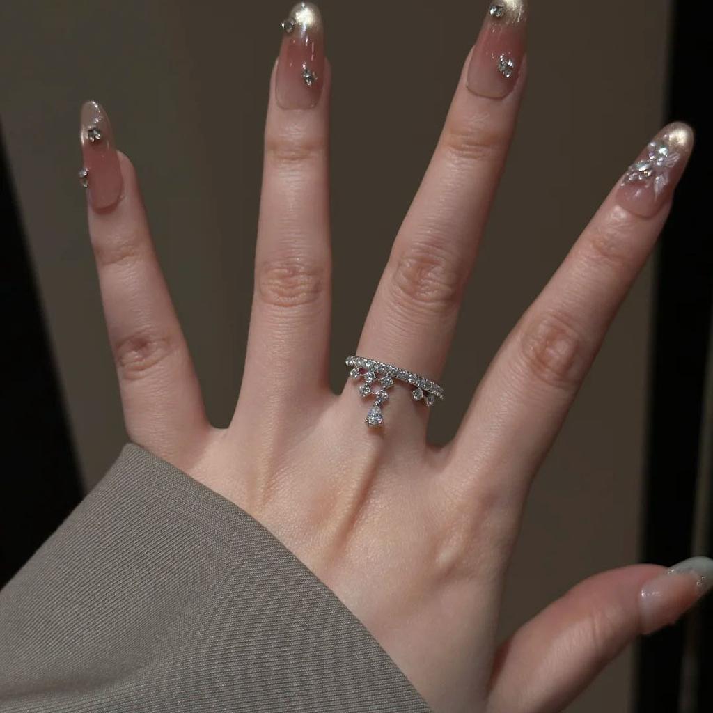 New in elegant inlay diamonds tassel water droplet ring light luxury fashion rings for women unique suitable for daily jewelry