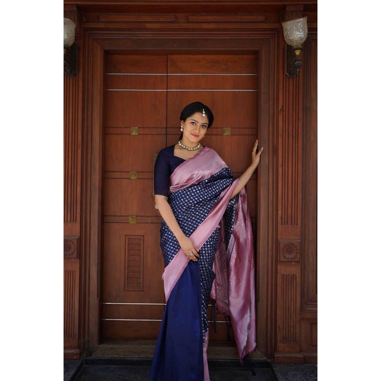 Royal Soft Lichi Silk Saree – Rich Pallu & Jacquard Weaving Collection темно-синий