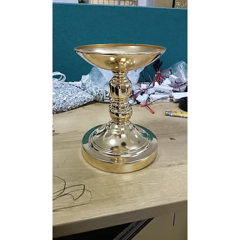 

Elegant Metal Flower Vase