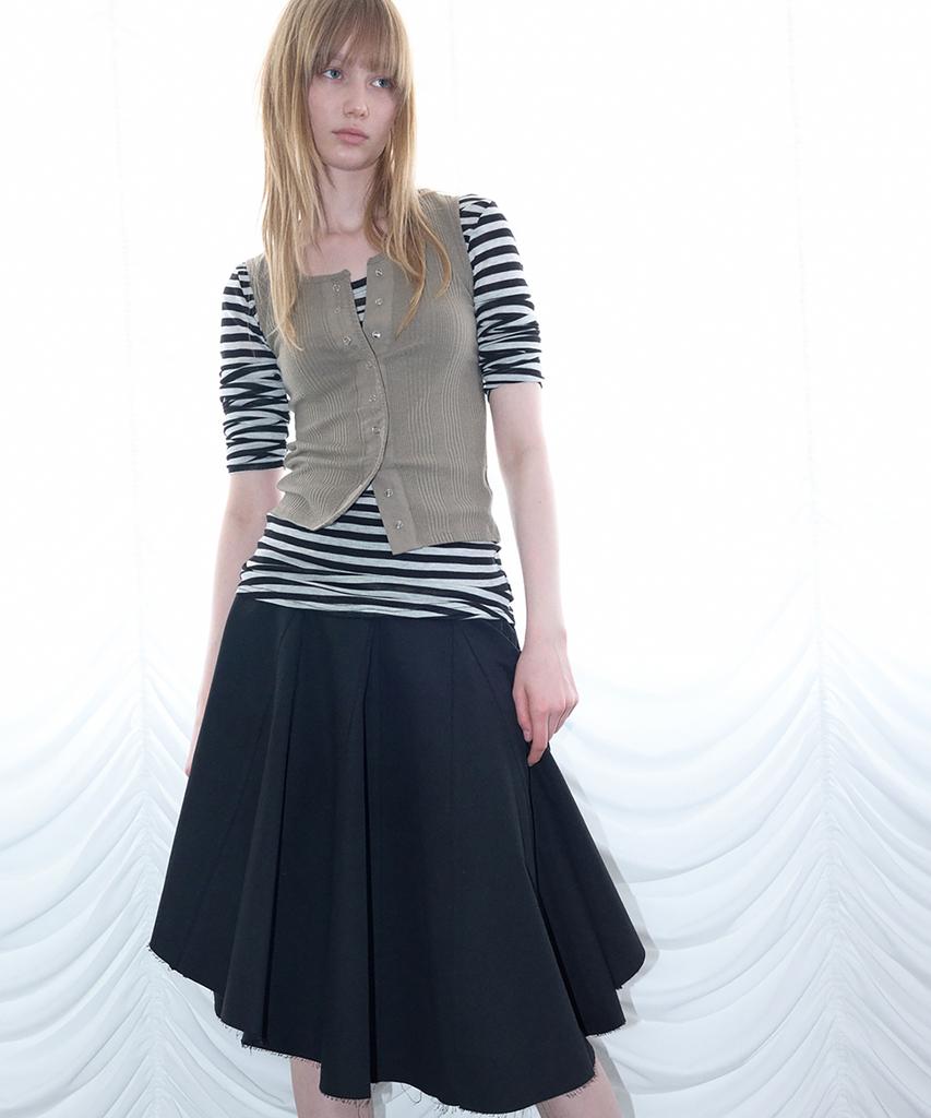 Unessin Asymmetric Cutting Midi Skirt_Black