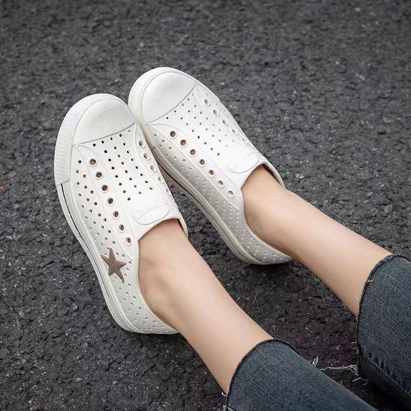 Yuzhihao Summer Unisex Fashionable Hollowed-Out Rain & Casual Shoes