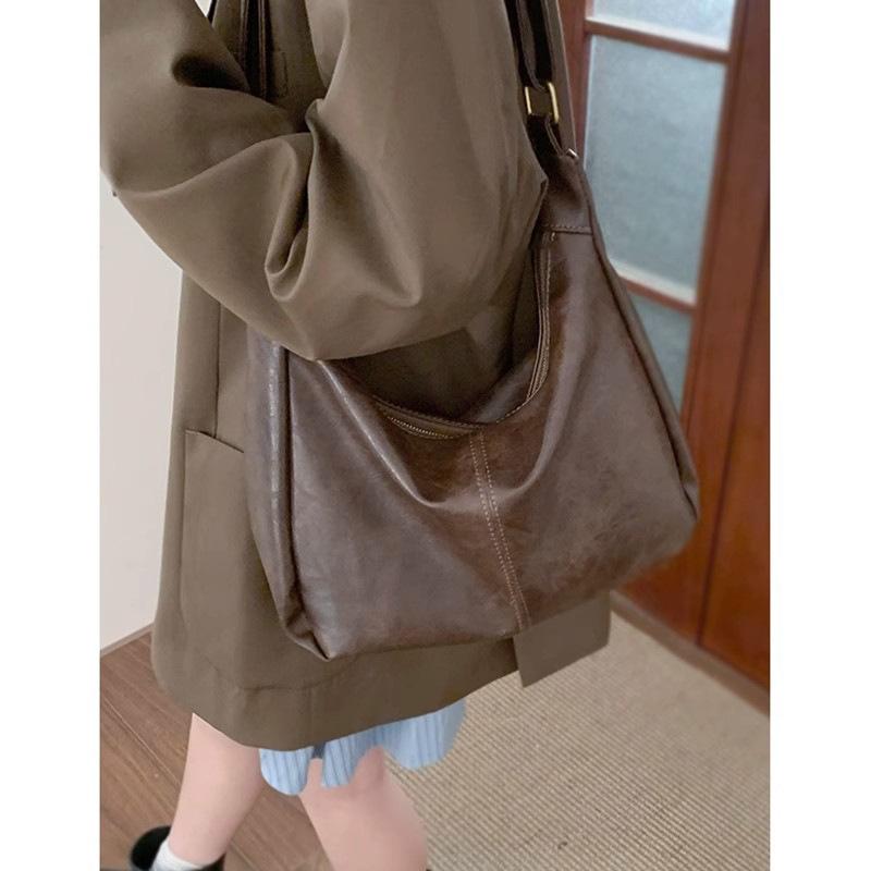

Bag Women S Bag Crossbody Bag Retro Versatile Large Capacity Shoulder Tote Bag Luggage