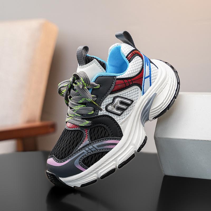 

Детские кроссовки-папы 2025 весна и осень новые одноклассники мальчики спортивная обувь мягкая подошва нескользящая легкая дышащая девочки кроссовки для бега 30 чёрный