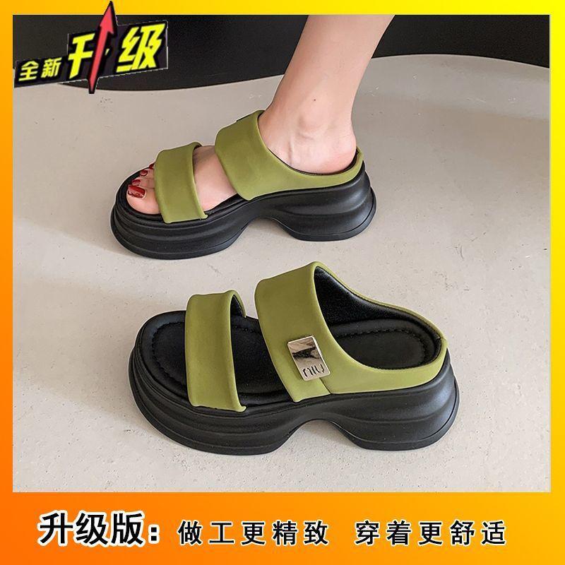 2025 new thick-soled heightening slippers women's summer wear, versatile heightening sandals, soft-soled lazy sandals