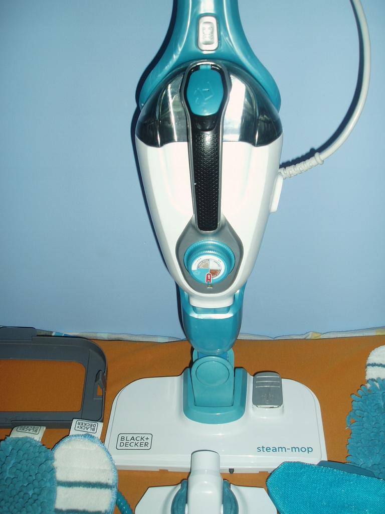 Black+Decker bhsm1615dam-qs steam cleaner 1600W Blue