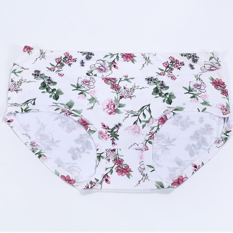 7PCS Plus-Size Women's Printed Triangle Panties Stylish Mid-Waist & High-Waist Designs