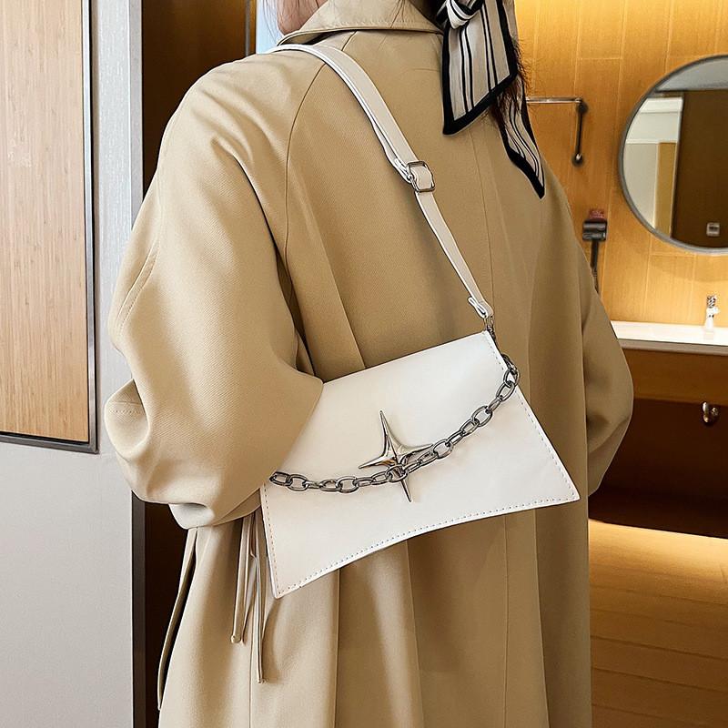 Trendy Minimalist Shoulder Bag Stylish Crossbody Handbag For Women In Black And White Colors