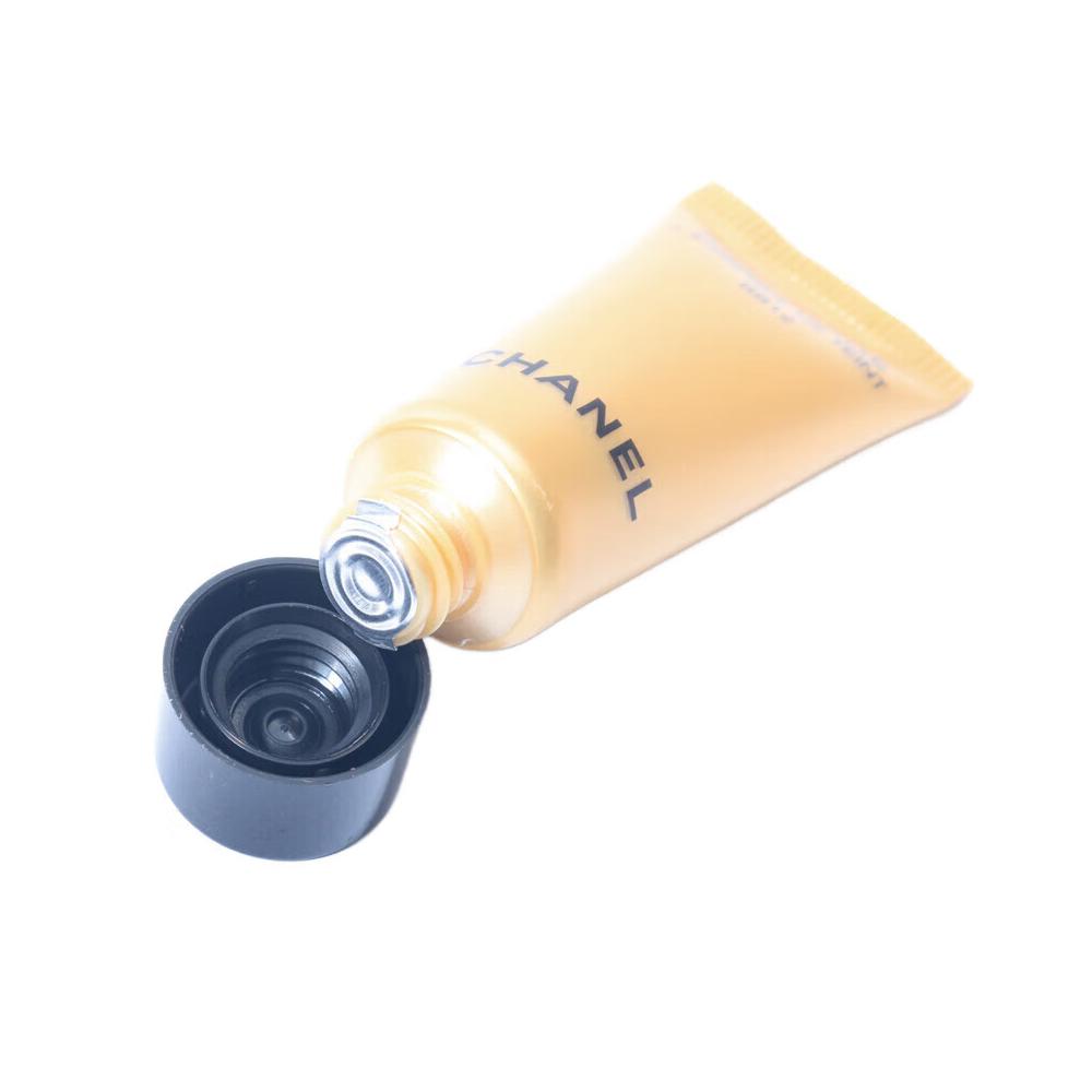 Chanel Sublimage L'Essence De Teint Foundation B20 5ml Mini Size Radiant Long Wear Foundation