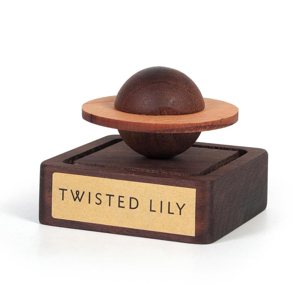 Jupiter Wood Car Aromatherapy Diffuser: High-Grade Men's Fragrance Ornament for Car and Home