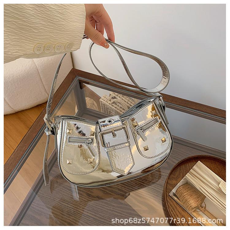 Premium patent leather underarm bag women's 2025 new fashion trend crescent bag Korean version niche one-shoulder crossbody