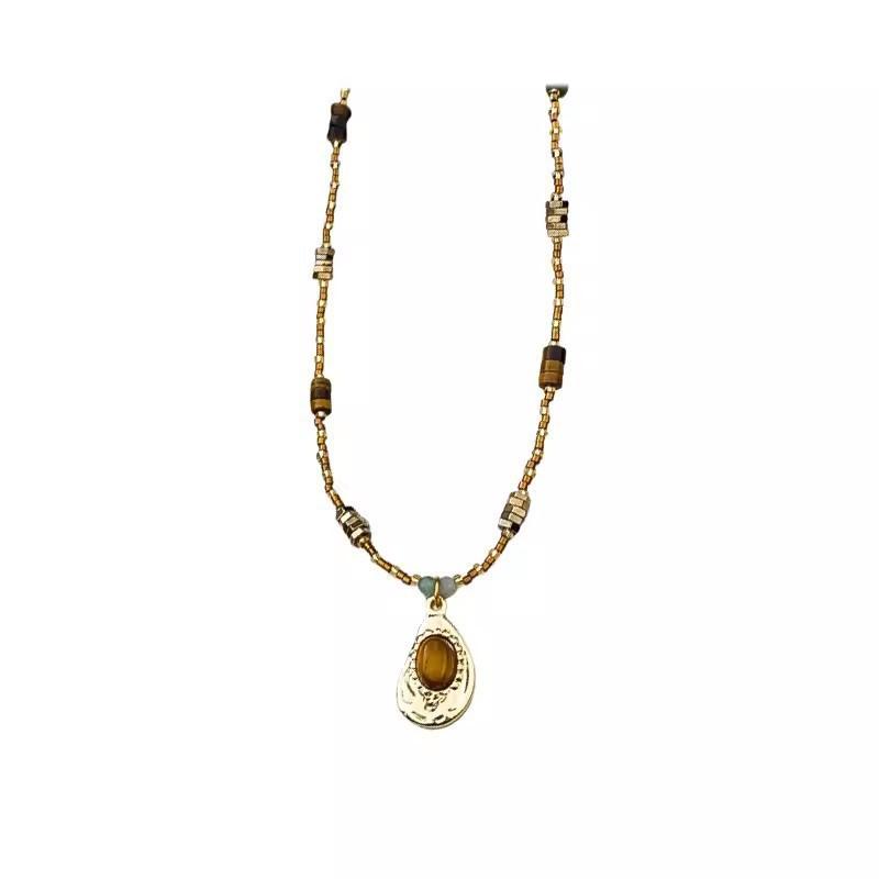 Imitation Tiger's Eye Stone Pendant, Beaded Necklace, Personalized Sweet and Cool Collarbone Chain, Women's High-end Sense, Retro American 