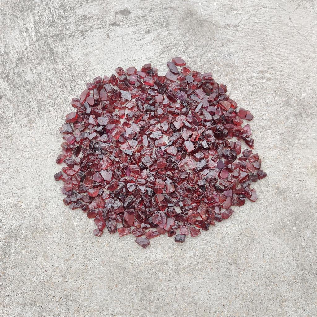 Granada vermelha bruta, granada bruta natural, pedra granada vermelha bruta, granada bruta, granada vermelha bruta não tratada para joias.
