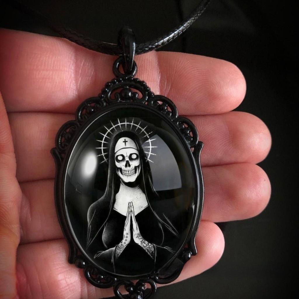 Geometric Gothic Black Glass Pendant Necklace With Alloy Chain For Unisex Fashion