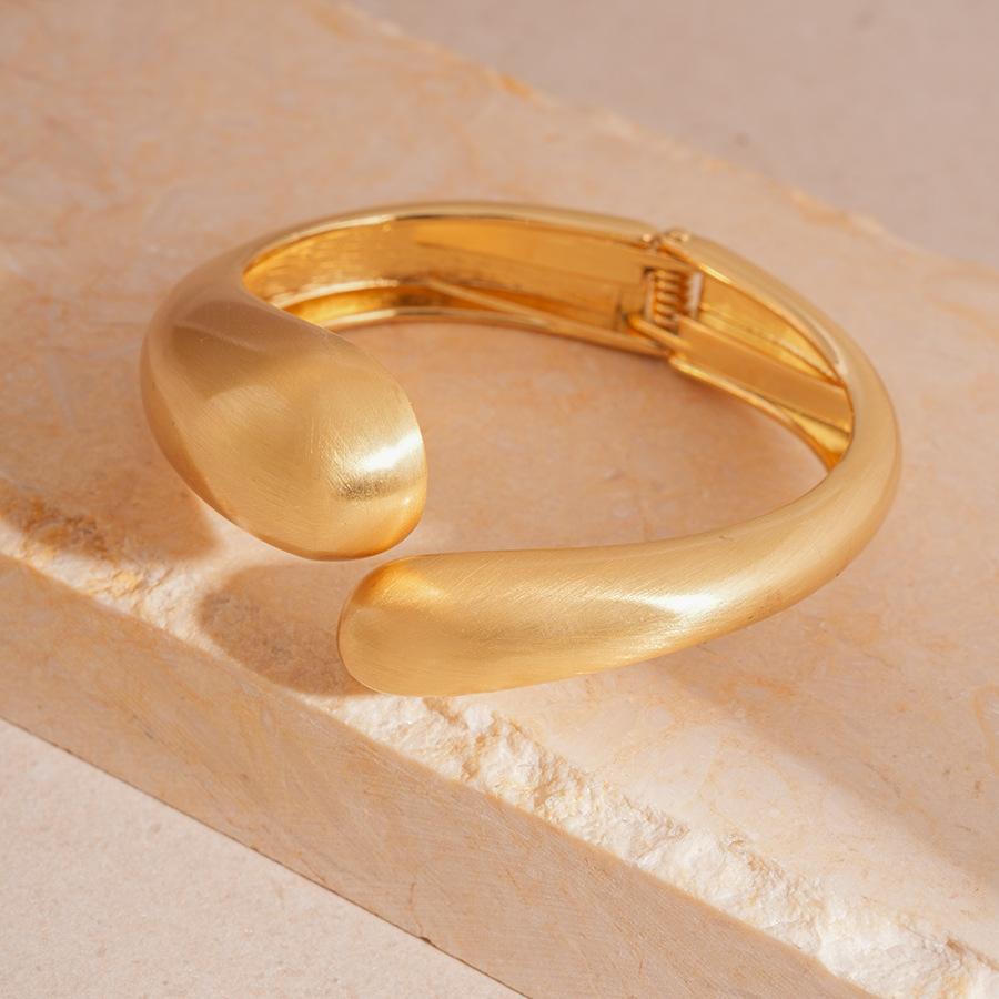 

Punk Water Drop Matte Heavy Metal Chunky Spring Bangles for Women Vintage Gold Color Cuff Bracelet Steampunk Jewelry Men