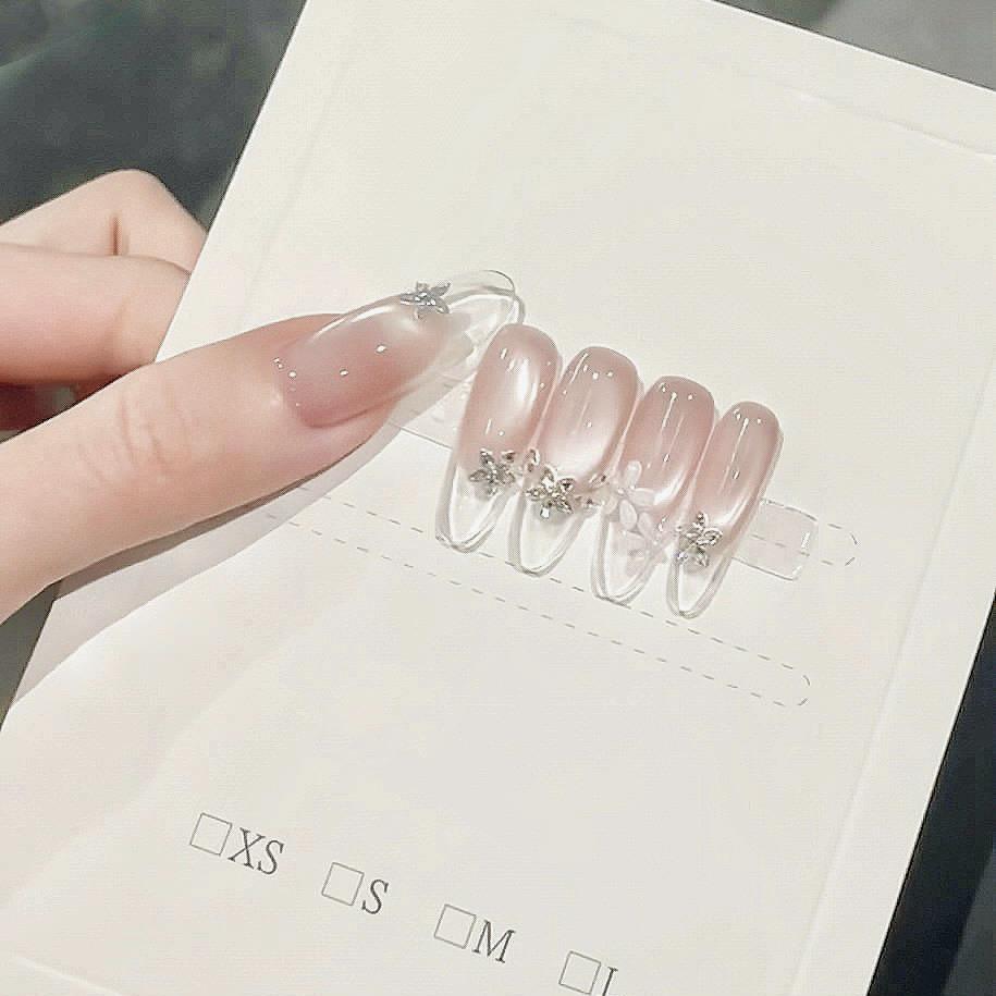 

Кольцо «Кошачий глаз» из стекла «Ледяной цветок» с нюдовым градиентом: Патчи для ногтей ручной работы, готовые к носке Small