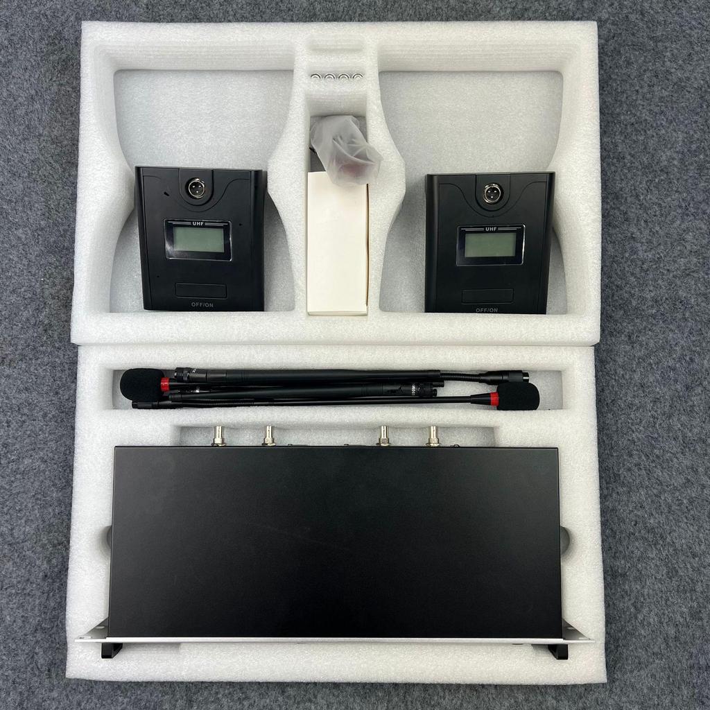 Wireless True Diversity Conference Microphone System for Dual Users