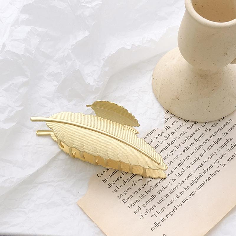 New Women Elegant Gold Silver Hair Clip Hollow Geometric Metal Hair Claw Headband Crab Hair Clips Fashion Hair Accessories