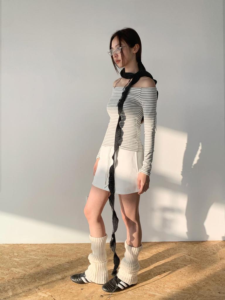 Dorothy Korea Spring Slim-Fit One-Shoulder Clavicle Long Sleeve T-Shirt Women