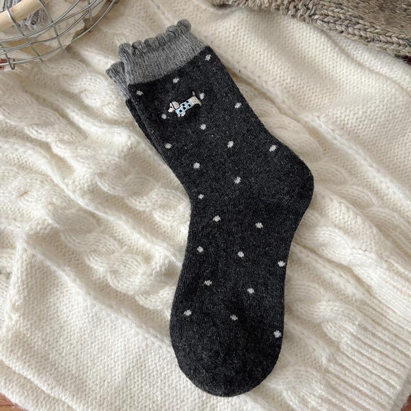 Autumn and winter thickened warm embroidered puppy wool socks female Korean lace contrasting color medium tube socks