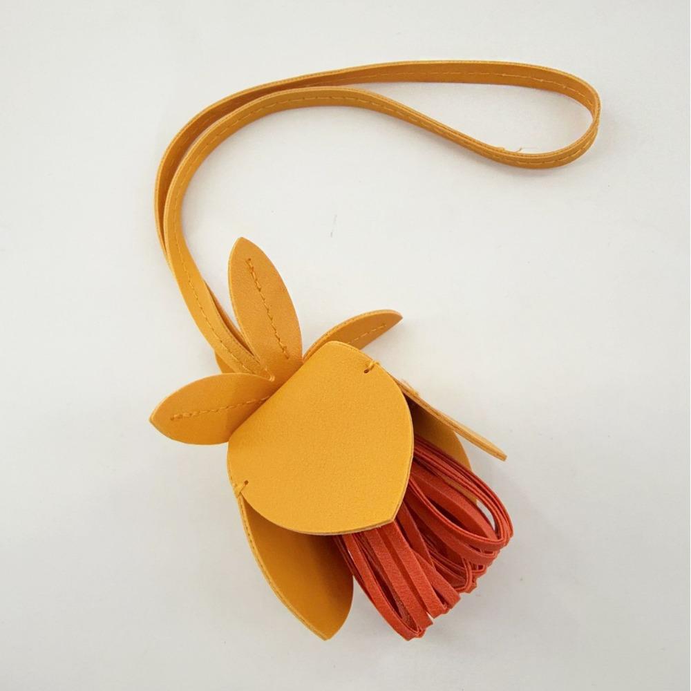 Hanger Leather Keychain Car Keyring Bag Pendant Lovely Flower Pu Leather Pendant  Men