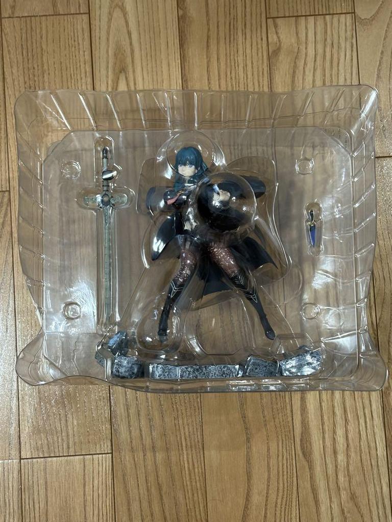 [USED] Fire Emblem: Three Houses Byleth Figure