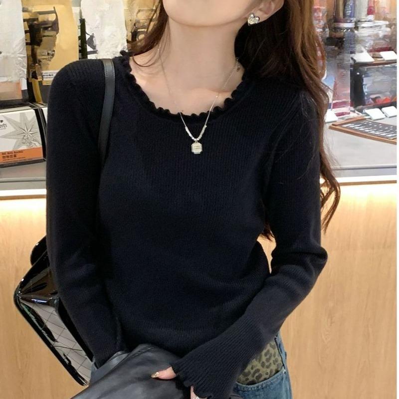 A New Type of Women's Sweater with Black Fungus Edges As The Base Layer Paired with A Round-neck Long-sleeved Knitted Top for Autumn and Winter