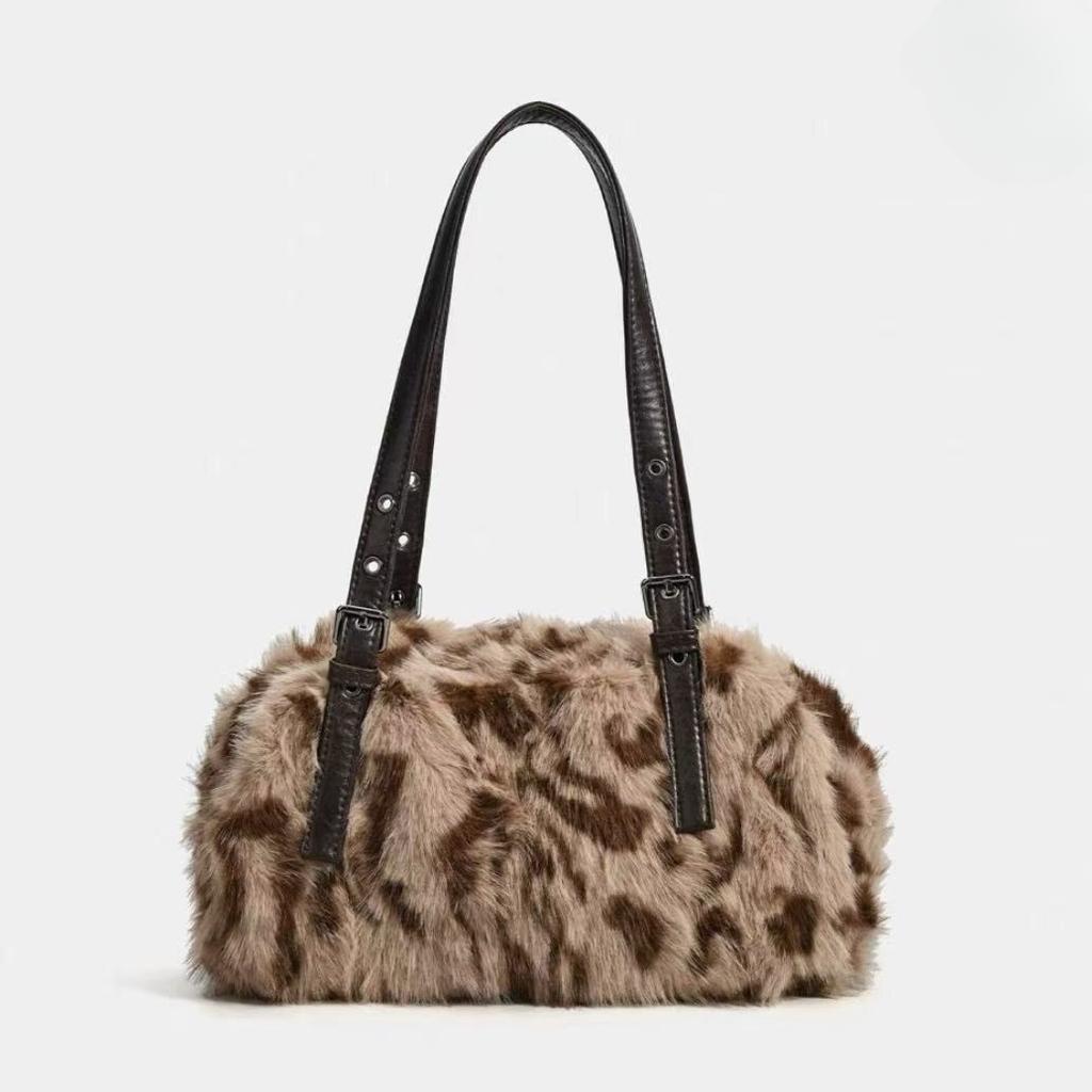 Hot Girl Leopard Plush Underarm Bag Women Large Capacity Soft Pillow Bag Ladies Fashion Commute Versatile Shoulder Bag Chic 2025