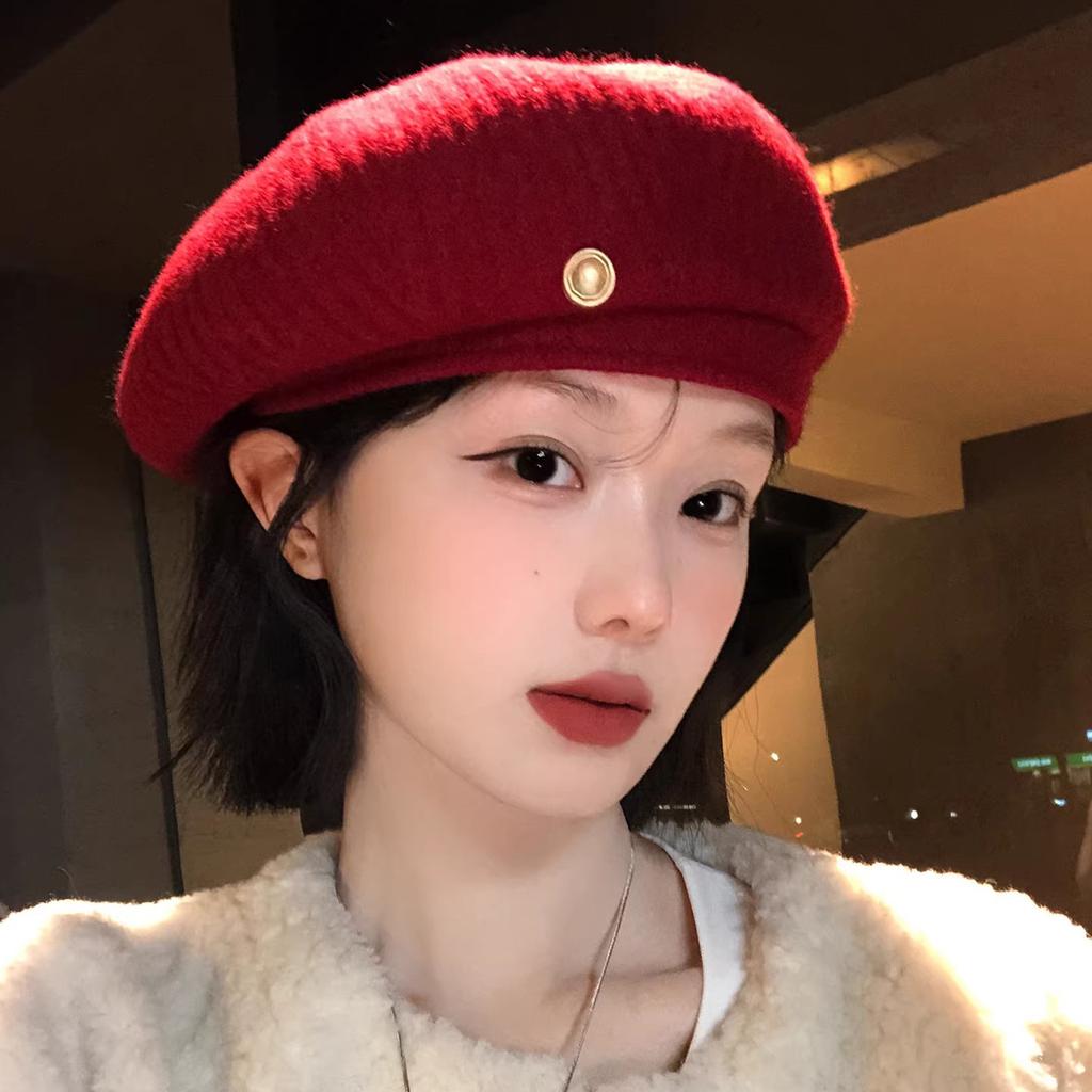 Literary and retro black wool beret women's autumn and winter versatile face small painter hat warm pumpkin hat