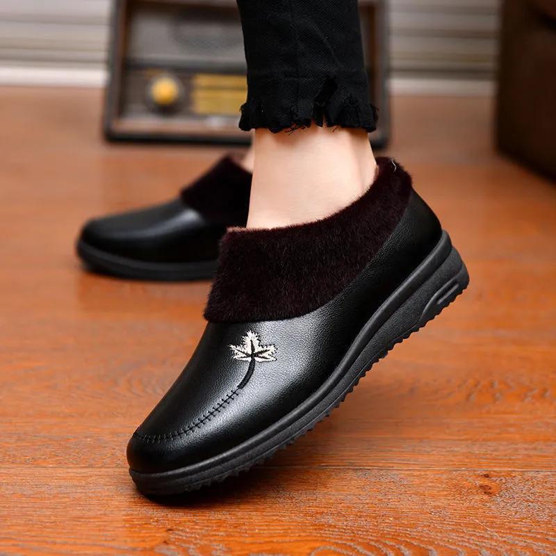 Winter Cotton Shoes, Middle-aged and Elderly Women's Shoes, Flat-bottomed Plus Velvet Warm Leather Shoes for The Elderly, Soft-soled and Non-slip