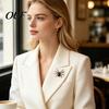 Spider Pin Brooch for Women Men, Faux Crystal Gothic Sparkling Diamond Insect Brooch, Halloween Punk Vampire Costume Accessories Cosplay Party Dainty