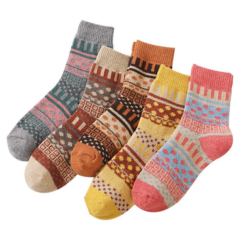 5/10 Pairs Comfortable Casual and Versatile Women's Mid Calf Autumn Winter Thickened Wool Socks with Deer Pattern
