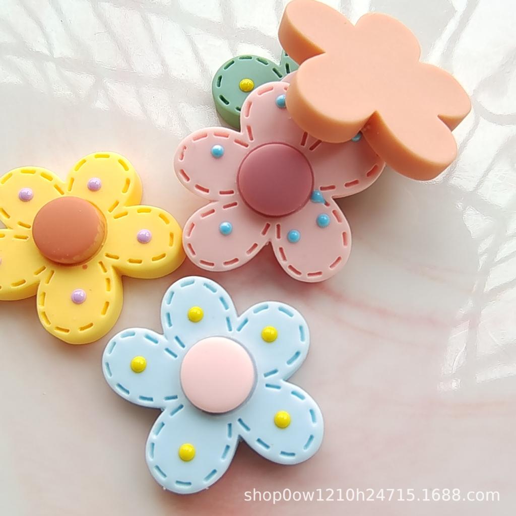 Five-Petal Flower Resin Accessories for DIY Phone Case, Cup, and Car Decor.