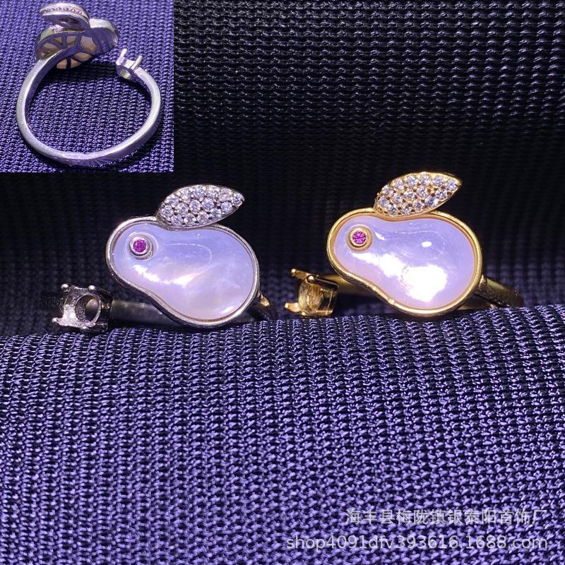 

Кольцо из серебра 925 пробы в стиле Хепберн с маленьким кроликом - Трендовый, Высококлассный Нишевый Дизайн для Женщин