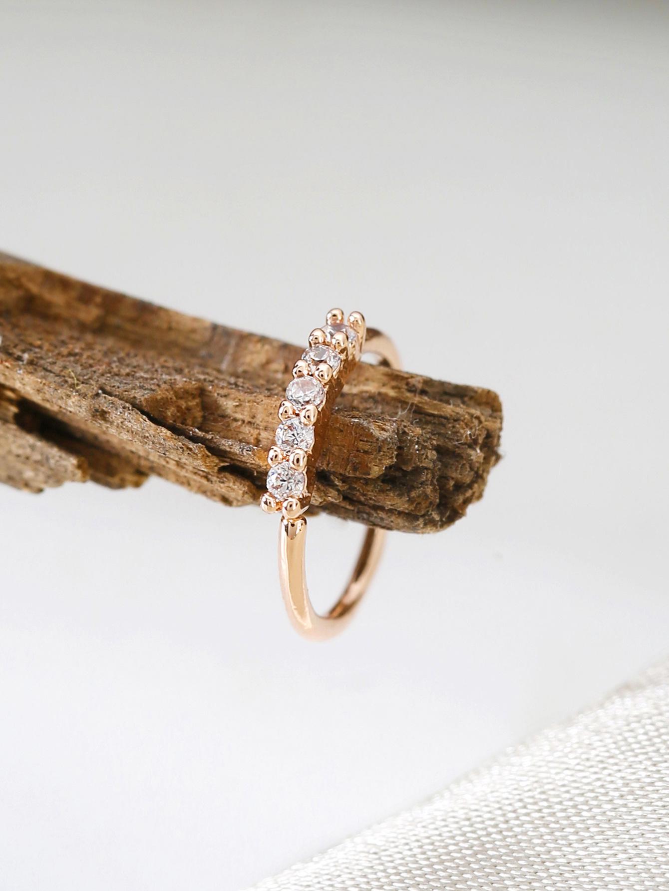 

Элегантный циркониевый зажим для носа – модное, простое, непирсинговое украшение