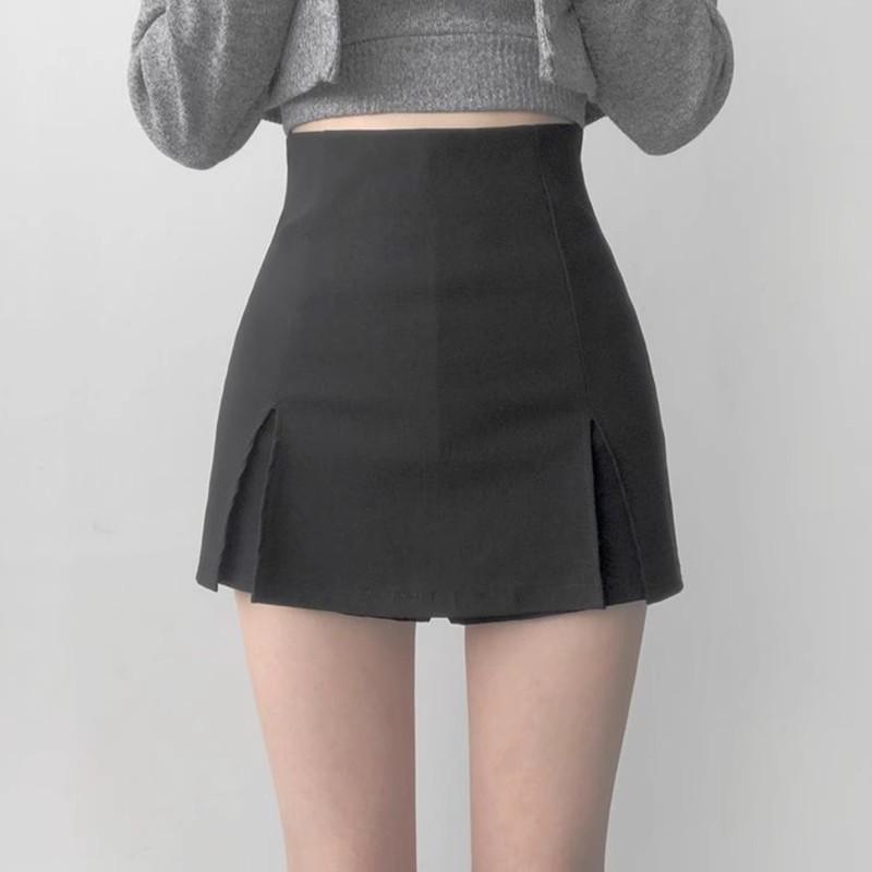 Schwarze knielange Rockhose für Damen - Sommerliche schlankmachende High-Waist-Rockshorts mit Schlitz