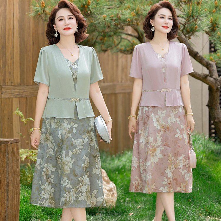 2026 Fashionable Summer Dress for Middle-Aged & Older Women: 50s Mom Style with Youthful Elegance