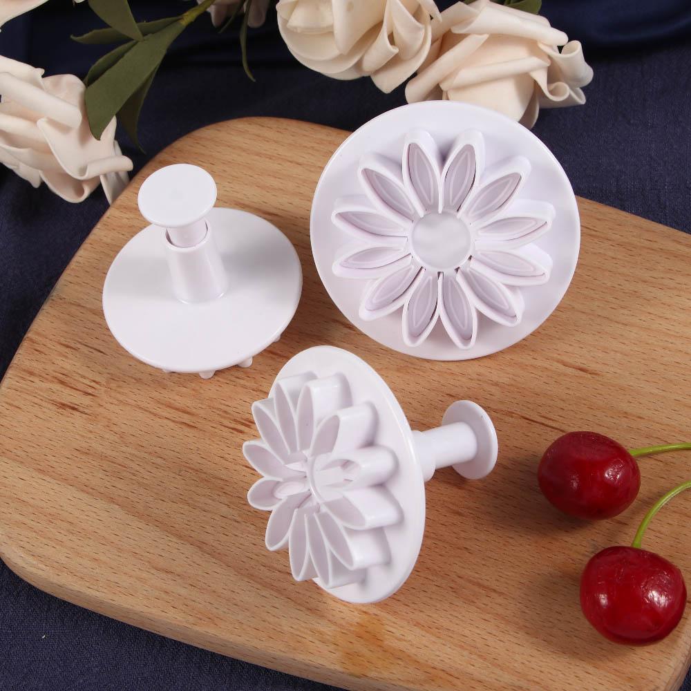 

Plastic Baking Tool Kitchen Plunger Food Biscuit Mould Cookie Cutter Cake Decoration Fondant Mold білий