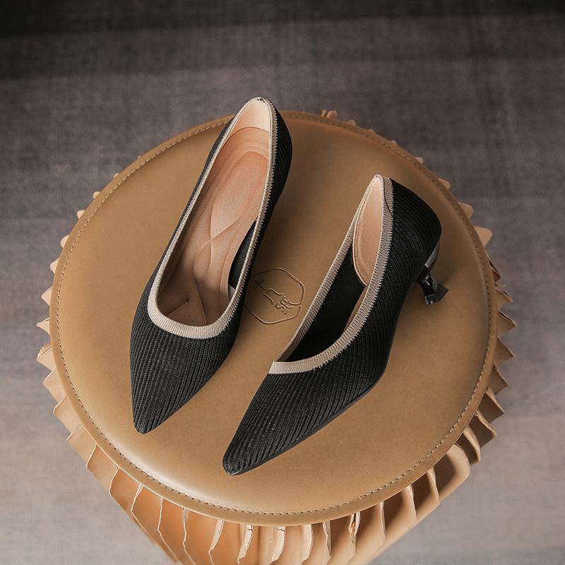 

Single shoes women s new versatile thin heel pointed women s shoes light mouth flying woven shoes 34 чорний