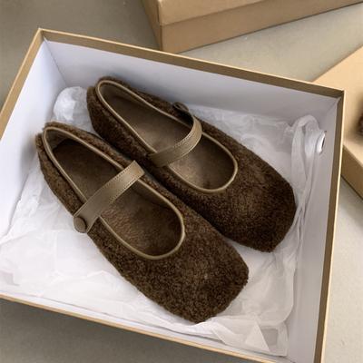 Francuskie retro kwadratowe aksamitne buty Mary Jane dla kobiet 2024 nowe koreańskie wersja wróżkowy styl płaska podeszwa puszyste buty dla kobiet