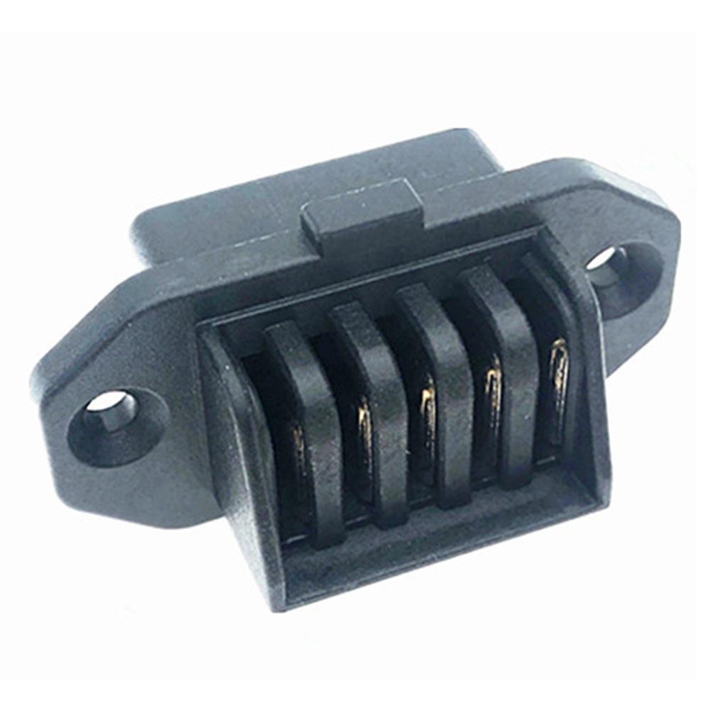 

Use In Challenging Environments 42.5*22.7mm 5 Pin Adapter Splitter Water Resistant IP Rating IP01 Rated Current 30A