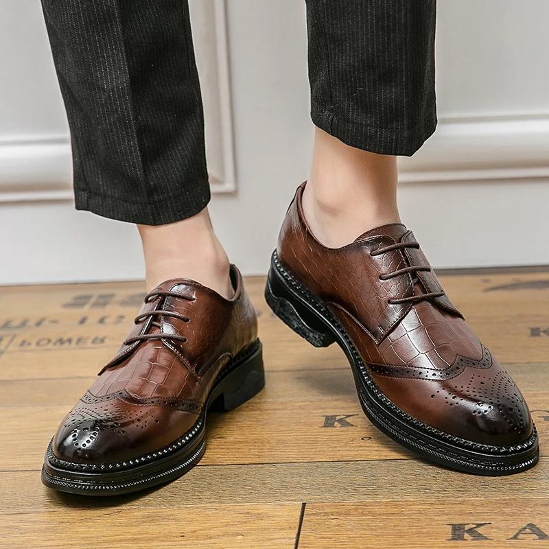 Derby Shoes Men PU Low-heeled Round Toe Lace-up Brogue Carved Hollow Breathable Wear-resistant Business Formal Men Shoes