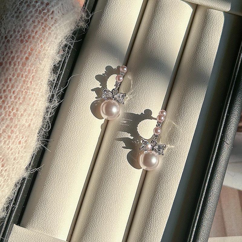 Exquisite Pink Pearl Bow Stud Earrings for Women – 2026 Trendy, Sweet, High-End Design