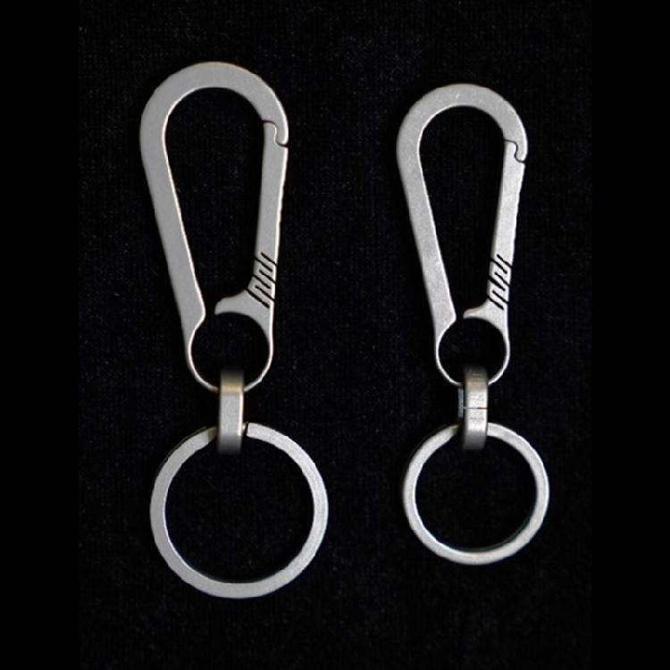 Stylové kulaté dělené kroužky na klíče pro klíčenky Karabina ze slitiny titanu Kroužky na klíčenky