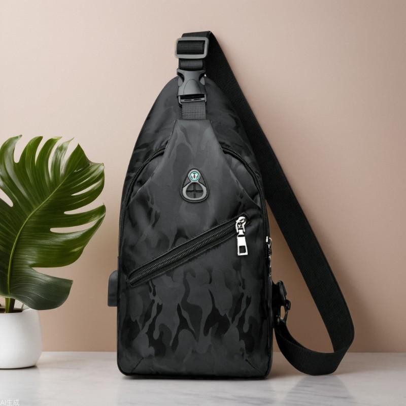 

Модна чоловіча корейська мотоциклетна сумка-месенджер на груди чорний