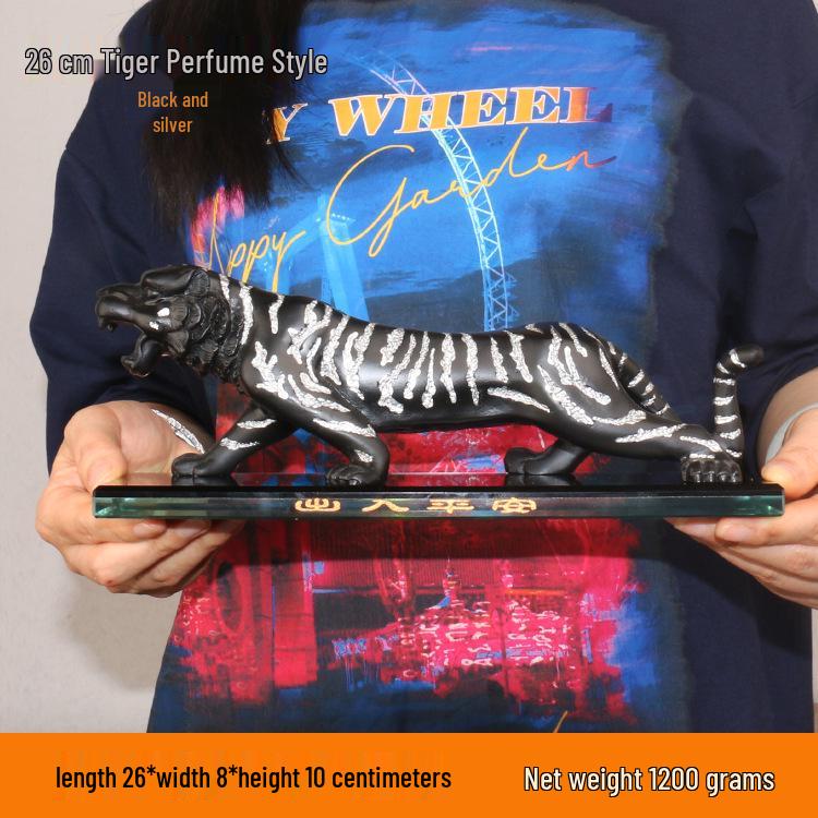 Large Domineering Men's Off-Road Vehicle Tiger Car Ornament & Perfume Diffuser