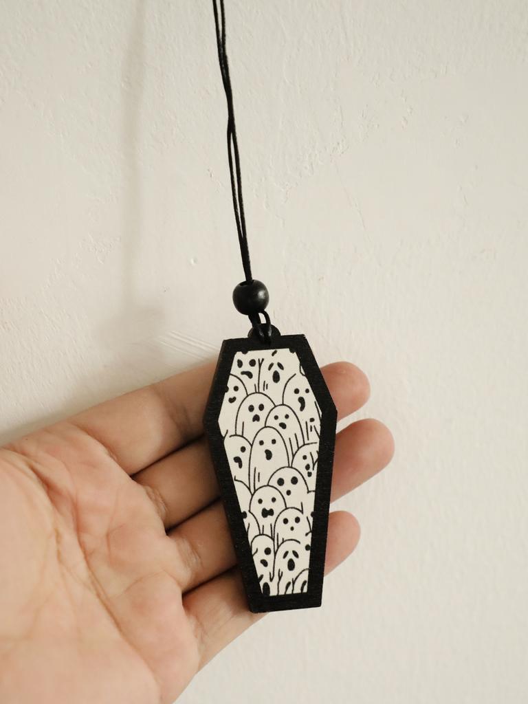 Halloween Wooden Coffin Hanging Decoration, Cute Ghost Decor Pendant, Car Rearview Mirror Ornament, Ideal Gift for Home & Party