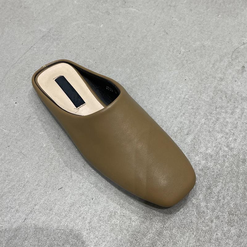 Mode SUOJIALUN Sommer Flacher Absatz Damen Slipper Mode Damen Lässig Runde Zehenpartie Slip-On Pantoletten Schuhe Outdoor Weiches Leder Sandalen Slides