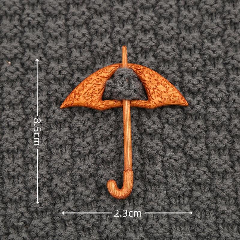 Autumn and winter cute animal sweater wooden brooch fixed pin scarf shawl decoration three-dimensional cartoon shape