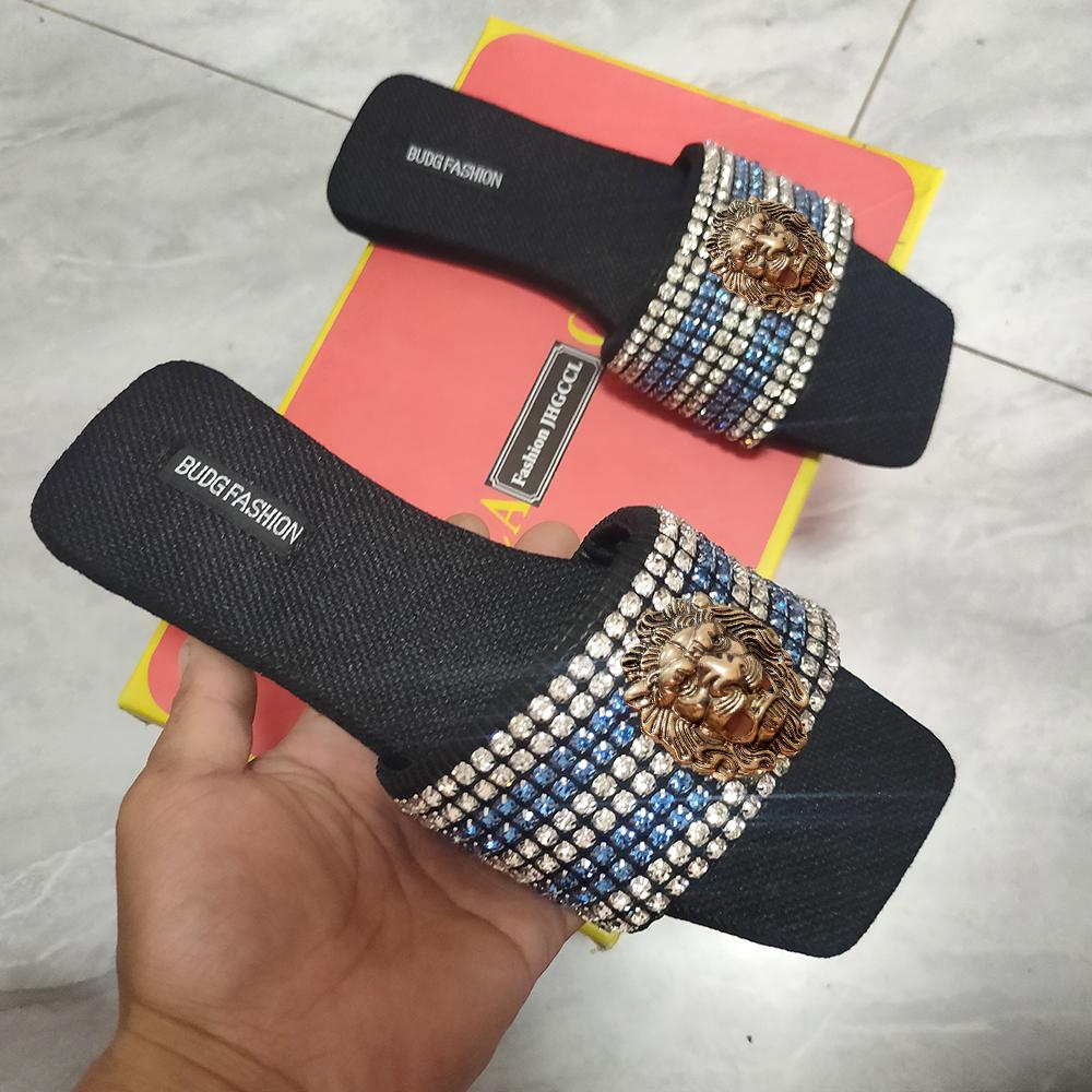 Fashion Summer women's slippers  designer casual beach sandals Rhinestone luxury slippers T7