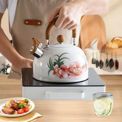 Nuevo patrón de flor de peonía de lujo ligero silbato olla tetera boutique utensilios de cocina blanco beige 3L hervidor exterior